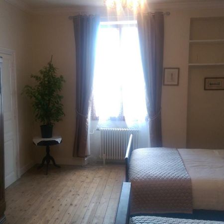 Vingt Grand Rue Bed and Breakfast Champagne-Mouton Værelse billede